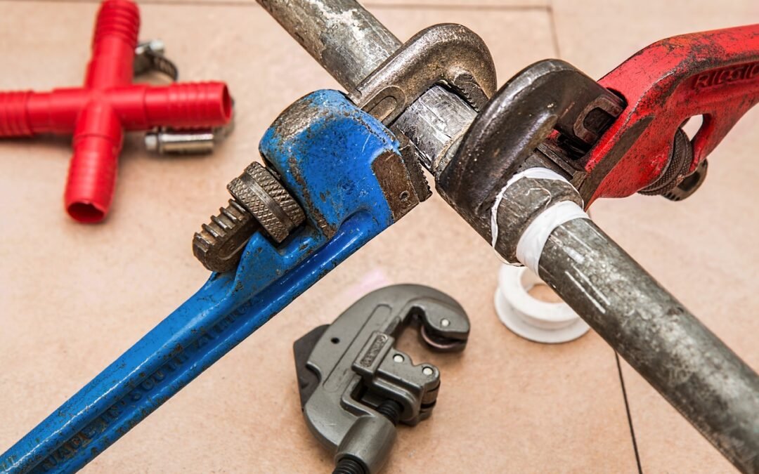 Plumbing Emergencies 101: How to Handle Common Issues Before the Pros Arrive